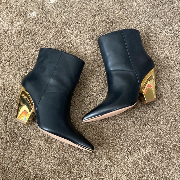 Tory Burch | NWOB Lila 95mm Ankle Bootie - Picture 7 of 12